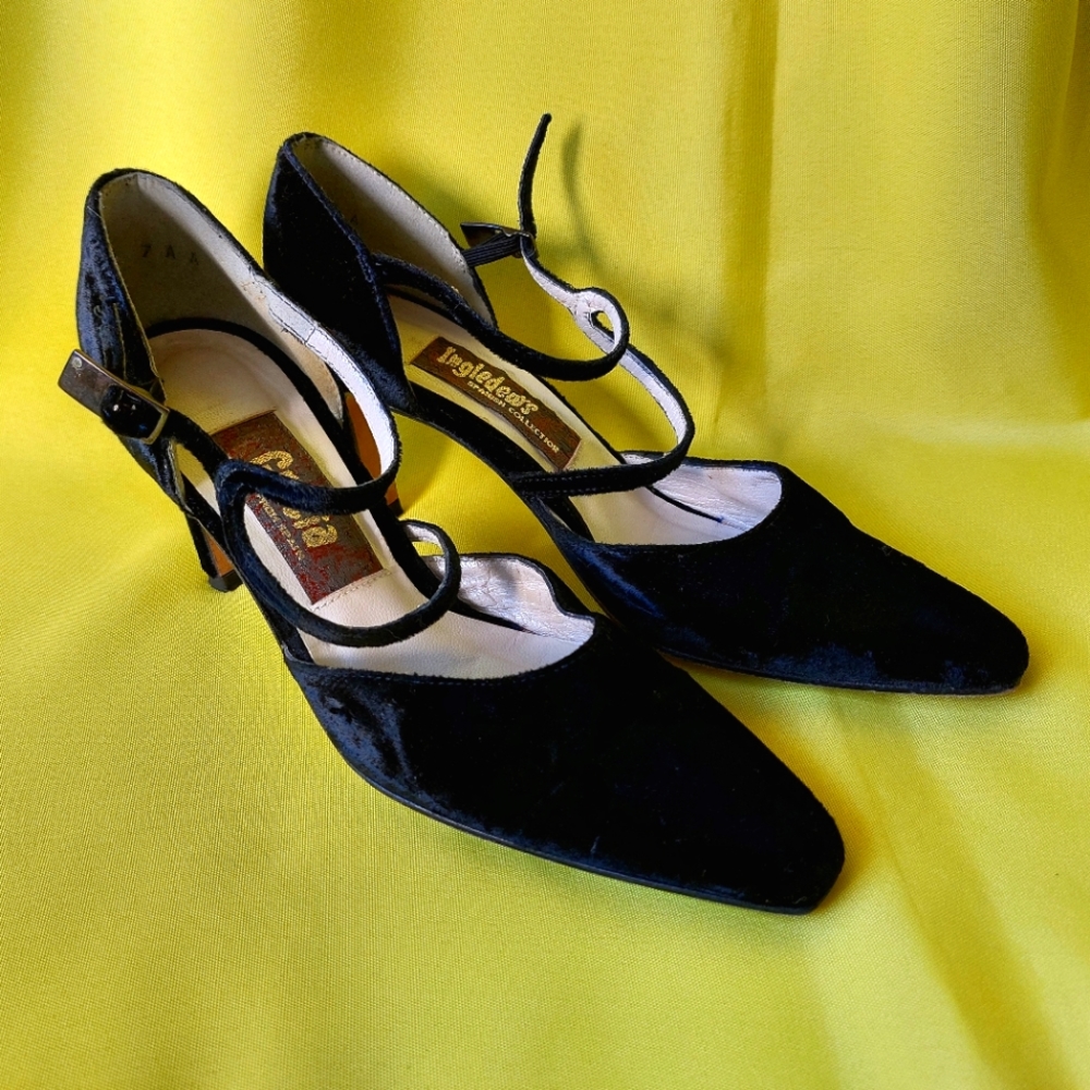 Vintage Woman Shoes INGLEDEWS Spanish Collection Leather Black Velvet Size 7AA